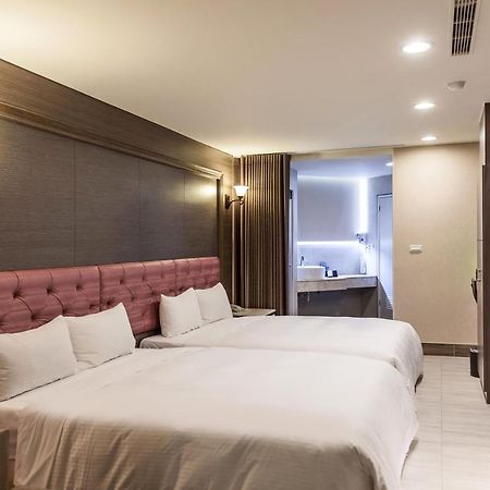 Maple Hotel Second Branch Tainan Exterior photo