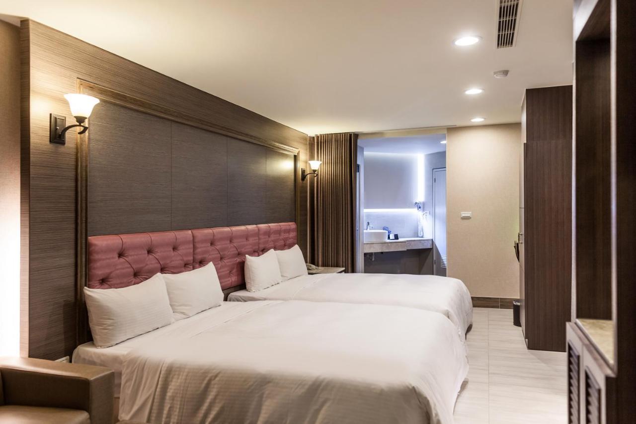 Maple Hotel Second Branch Tainan Exterior photo