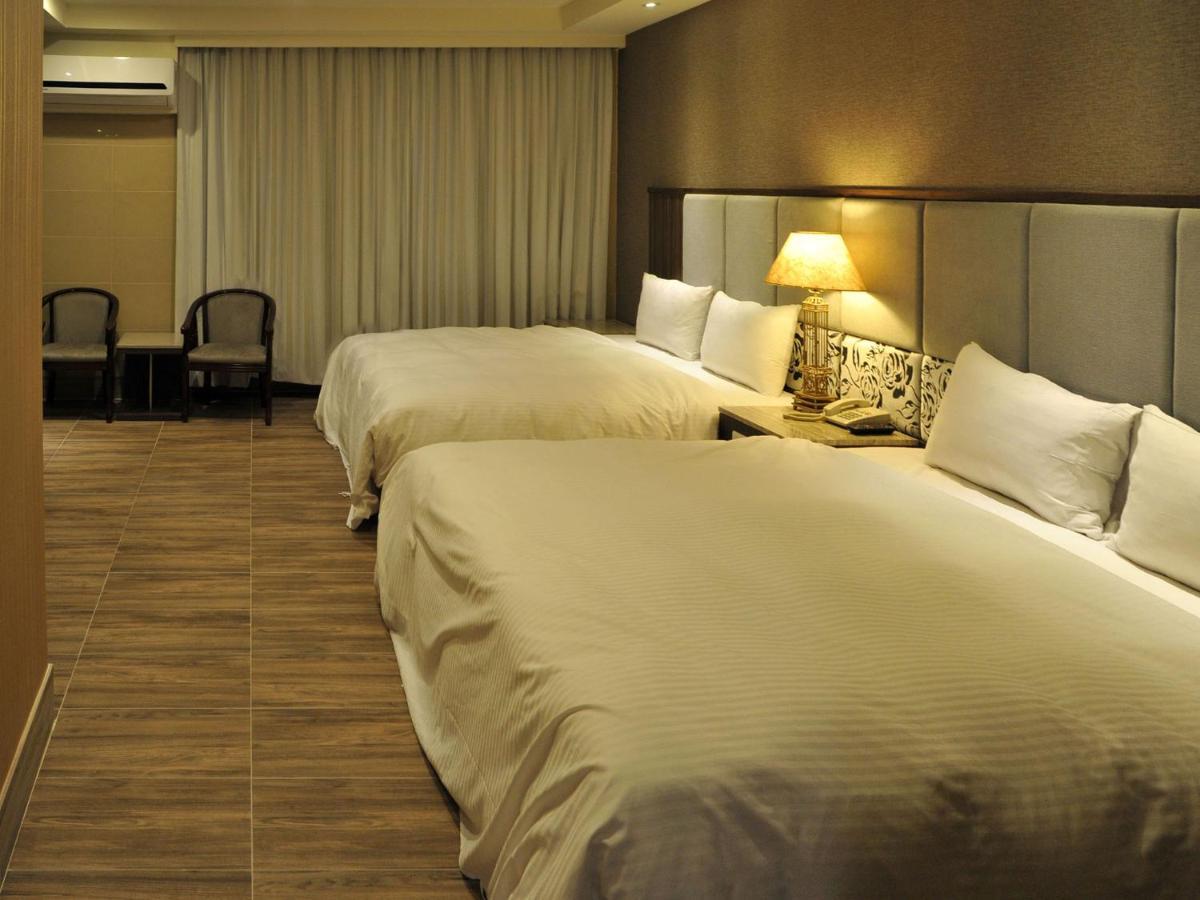 Maple Hotel Second Branch Tainan Exterior photo